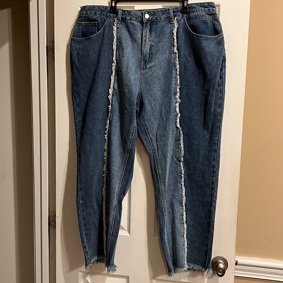 SHEIN Jeans - Picture 3 of 9